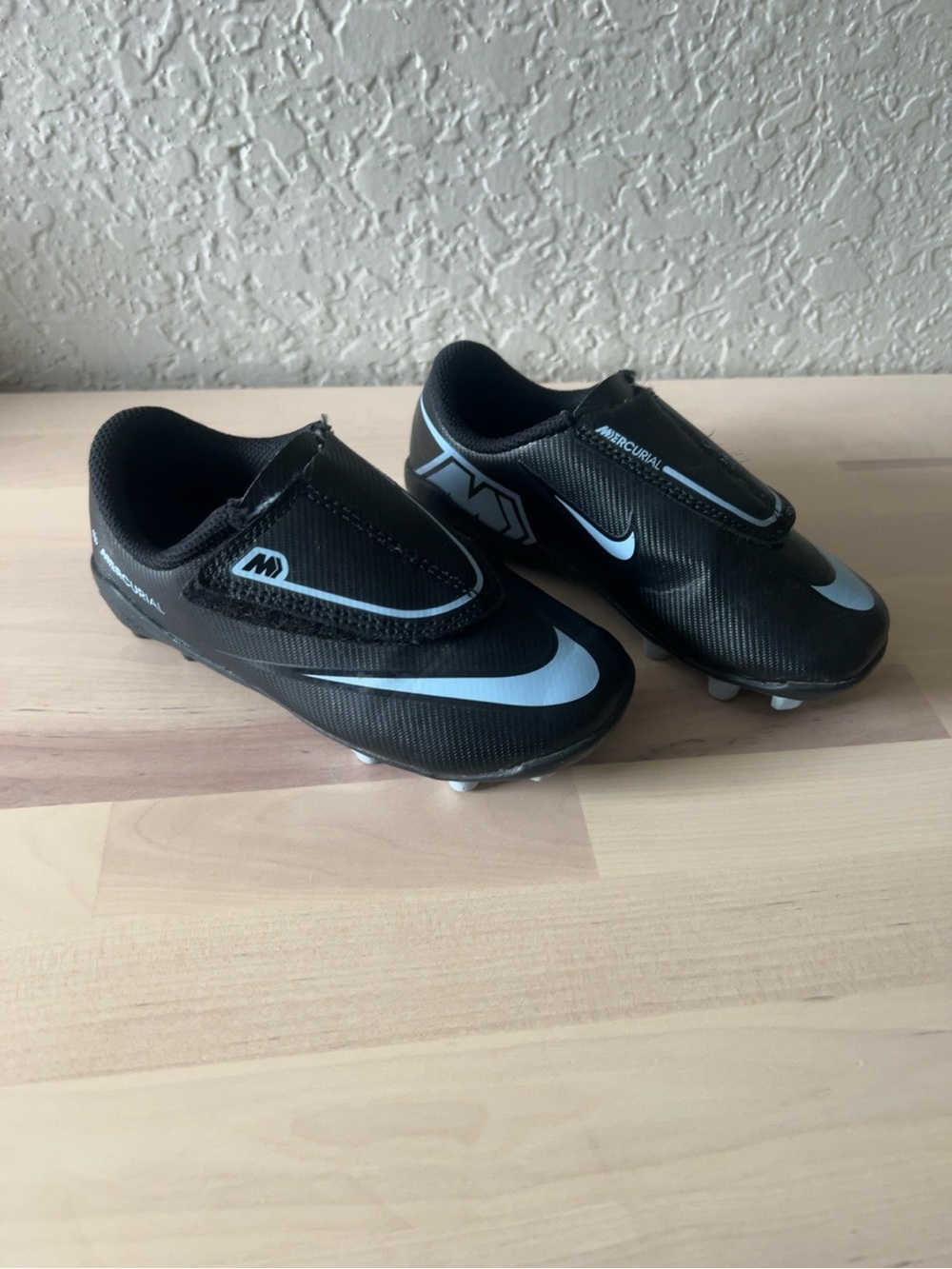 Nike Kids Black blue Soccer Cleats